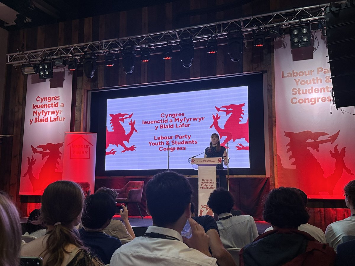 SolCuthbertson's tweet image. What an absolutely fabulous weekend in Cardiff for the long awaited return of the UK Labour Youth and Students Congress 🏴🌹
So great to catch up with familiar faces and meet many new ones. Huge props to our National Chairs Jack and Ruby for pulling off such a great event!