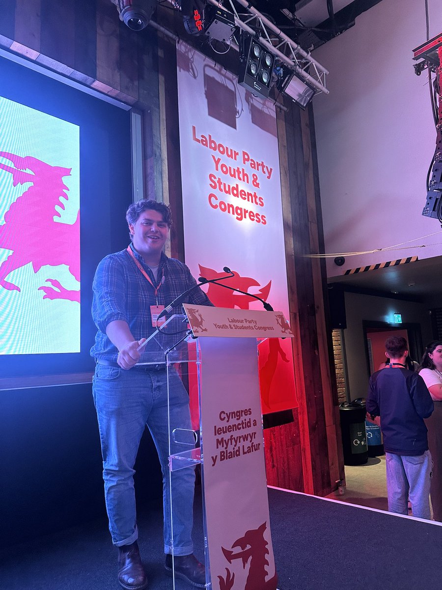 SolCuthbertson's tweet image. What an absolutely fabulous weekend in Cardiff for the long awaited return of the UK Labour Youth and Students Congress 🏴🌹
So great to catch up with familiar faces and meet many new ones. Huge props to our National Chairs Jack and Ruby for pulling off such a great event!