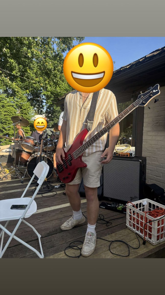 DennisTHEMence9's tweet photo. Mind if a white boy lets his inner rockstar out before I get shipped to Iran. #heroinoverdose #ww3 #lastsummer https://t.co/yVH8HWFiUz