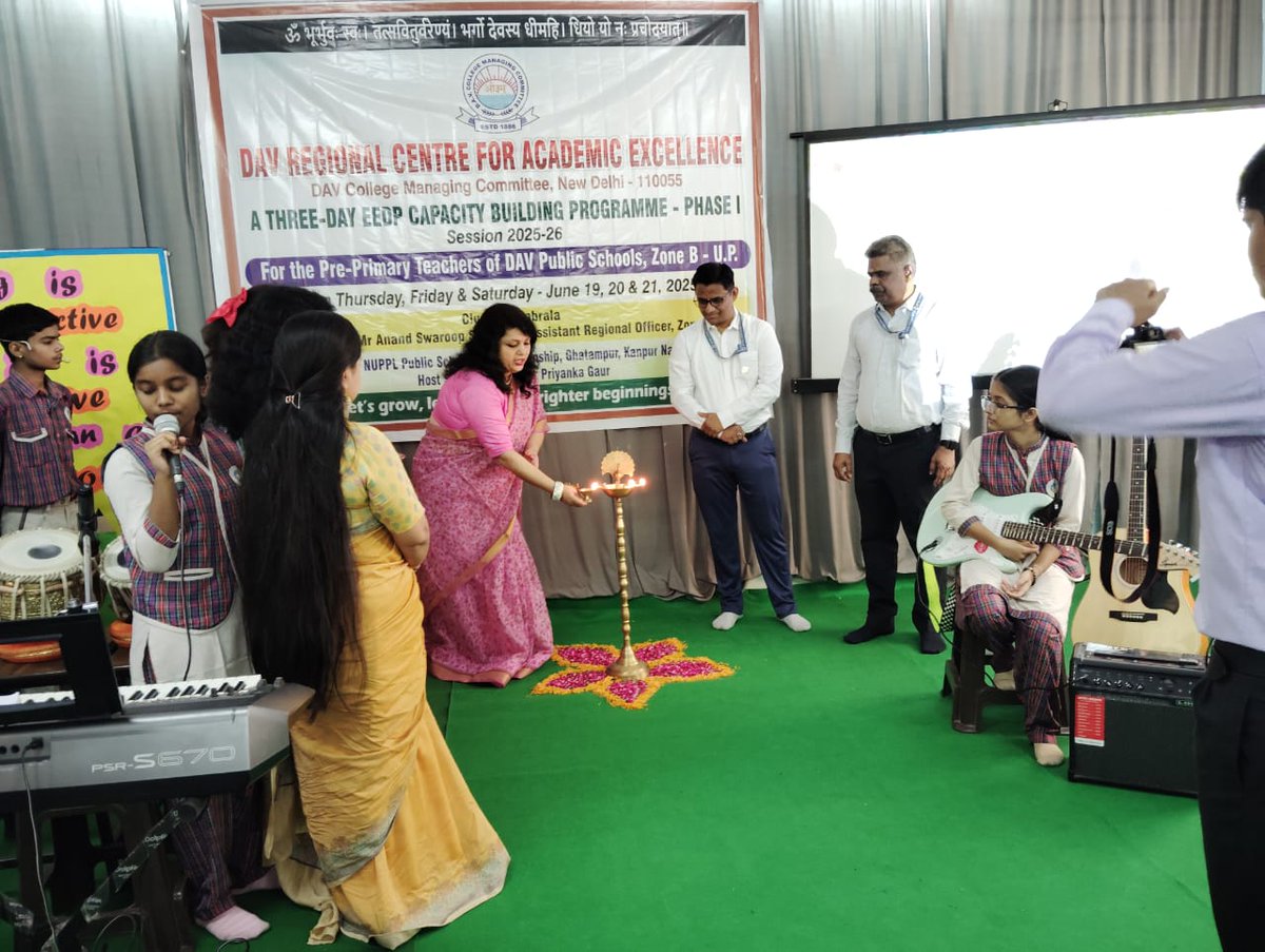 DAVNUPPL's tweet photo. 🎉 The 3-Day EEDP Capacity Building Programme Phase I kickstarted at DAV NUPPL Public School, Ghatampur with a soulful Vedic Hawan &amp; cultural vibes!
Supported by Sh. S. Durai Kumar &amp; DAVCAE, the training empowers pre-primary educators through skill development. 🌟
  #EEDP https://t.co/gWPx1p6nFw