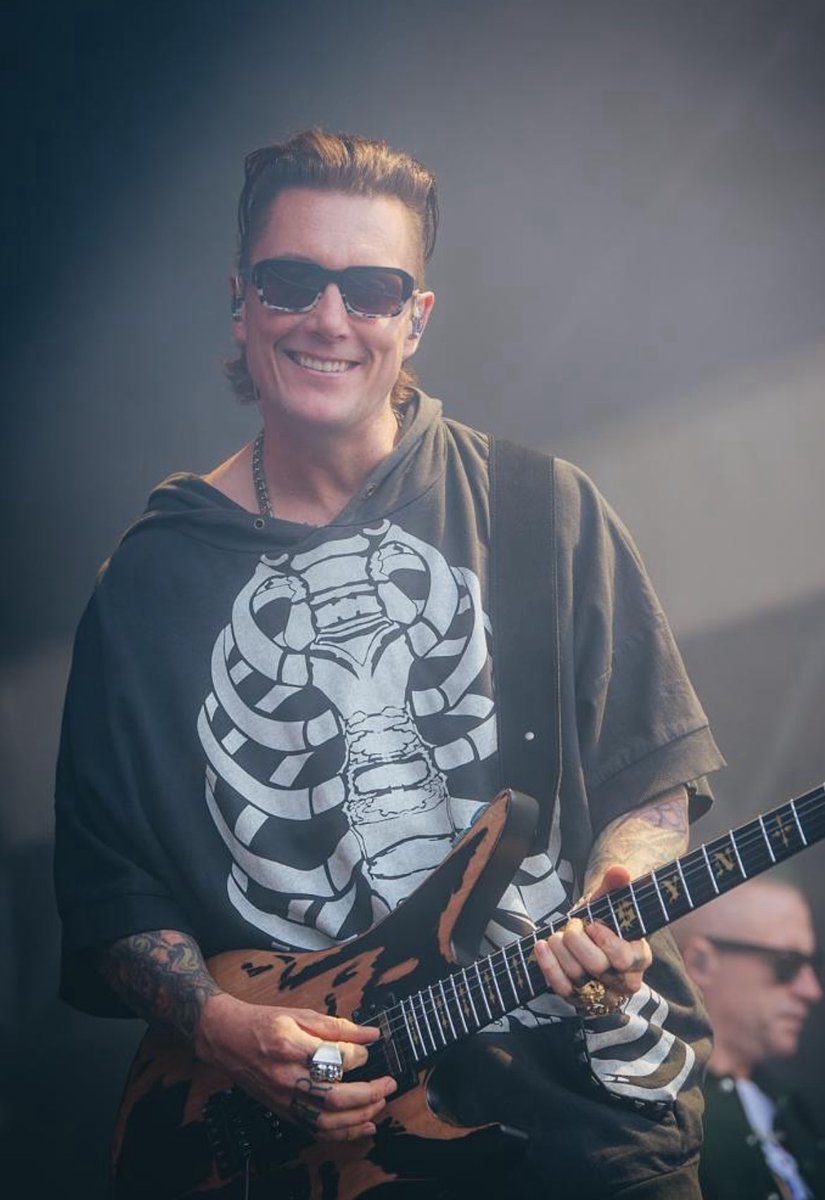 ✨Syn✨
That Smile 💖
Avenged Sevenfold performing in Berlin, Germany 🇩🇪
Jun 21/06 
📸:@_scharfenberg_photography