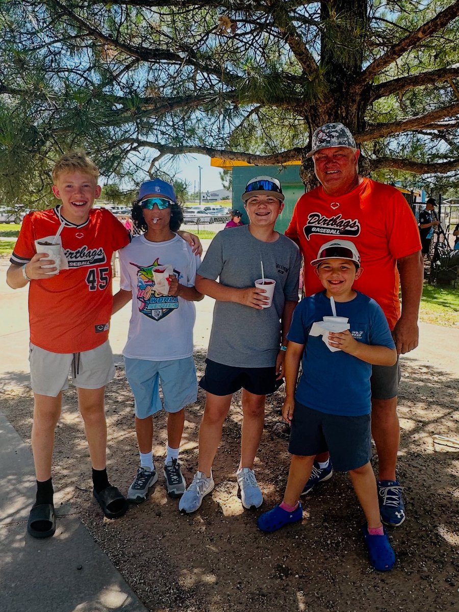 NTXBC_DIRTBAGS's tweet photo. Sometimes you gotta treat the younger siblings on the hot summer days!!
#DirtbagStrong #DirtbagFam https://t.co/DW7PYgO0aO