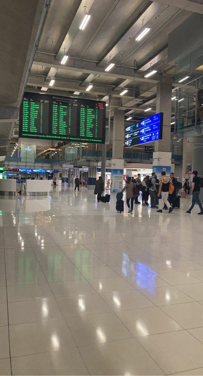 thevoice_233's tweet image. random airport proof