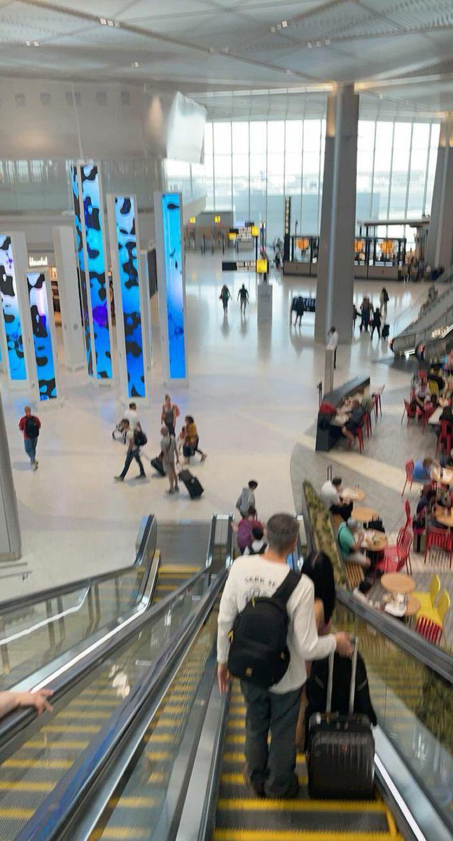 thevoice_233's tweet image. random airport proof