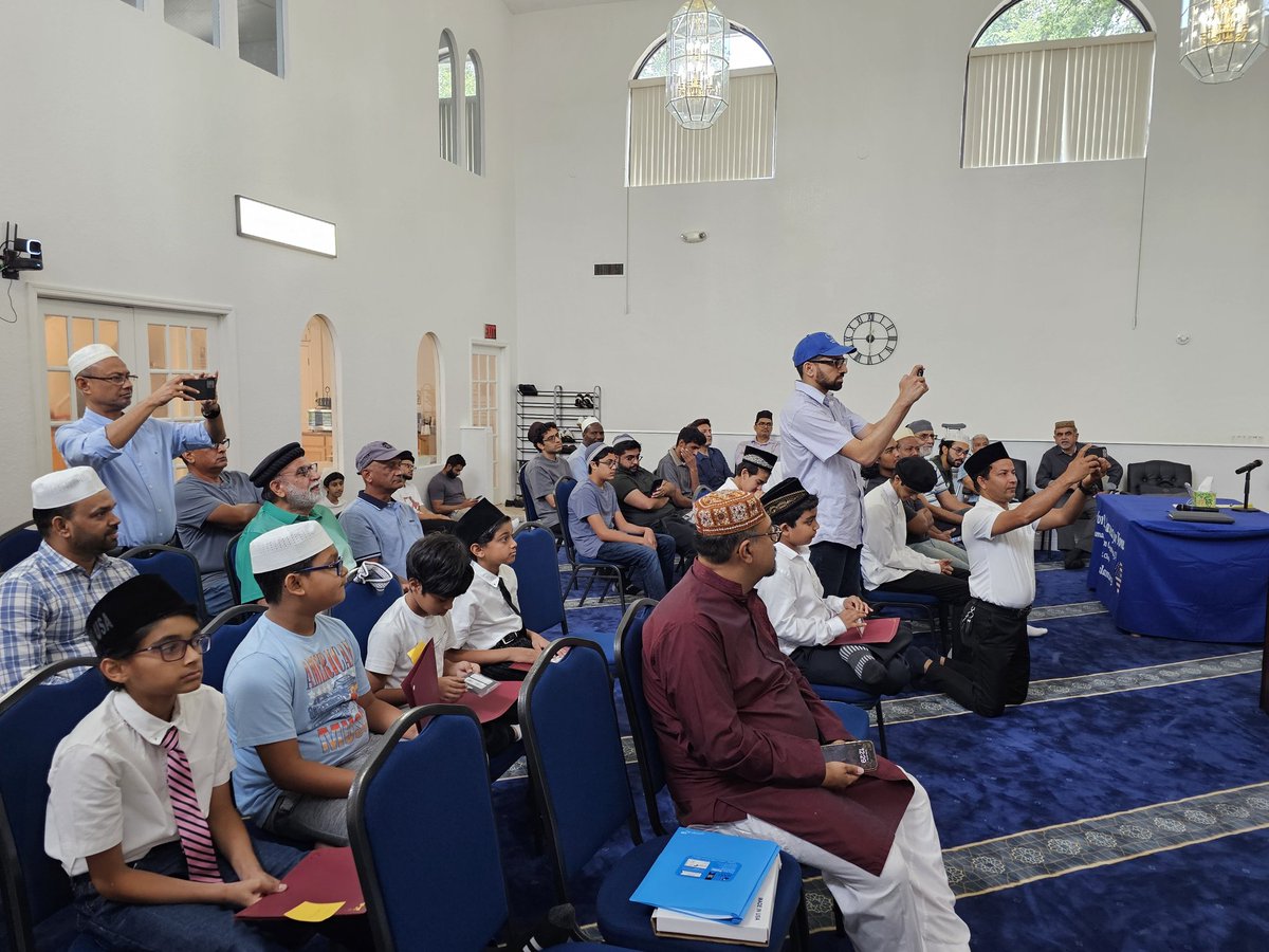 MiamiIslam's tweet image. Tahir Academy Graduates and students progressing to the next level of their religious education @TrueIslamUSA
