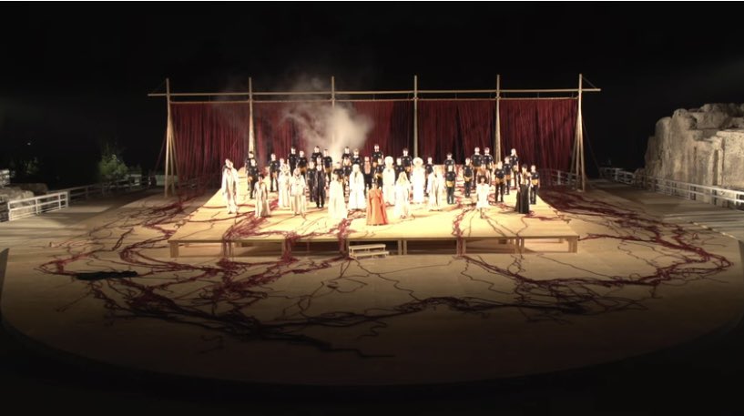 Meglio ricorrere ad Aristofane, Lisistrata, 1039 (οὔτε σὺν πανωλέθροισιν οὔτ᾽ ἄνευ πανωλέθρων: chissà come l’avrà tradotto Cadoni a Siracusa…), per citazioni o eccitazioni, piuttosto che errare (alla Armando Torno?), nella copiatura, Mephisto! (troppa velocità? bulimia?)