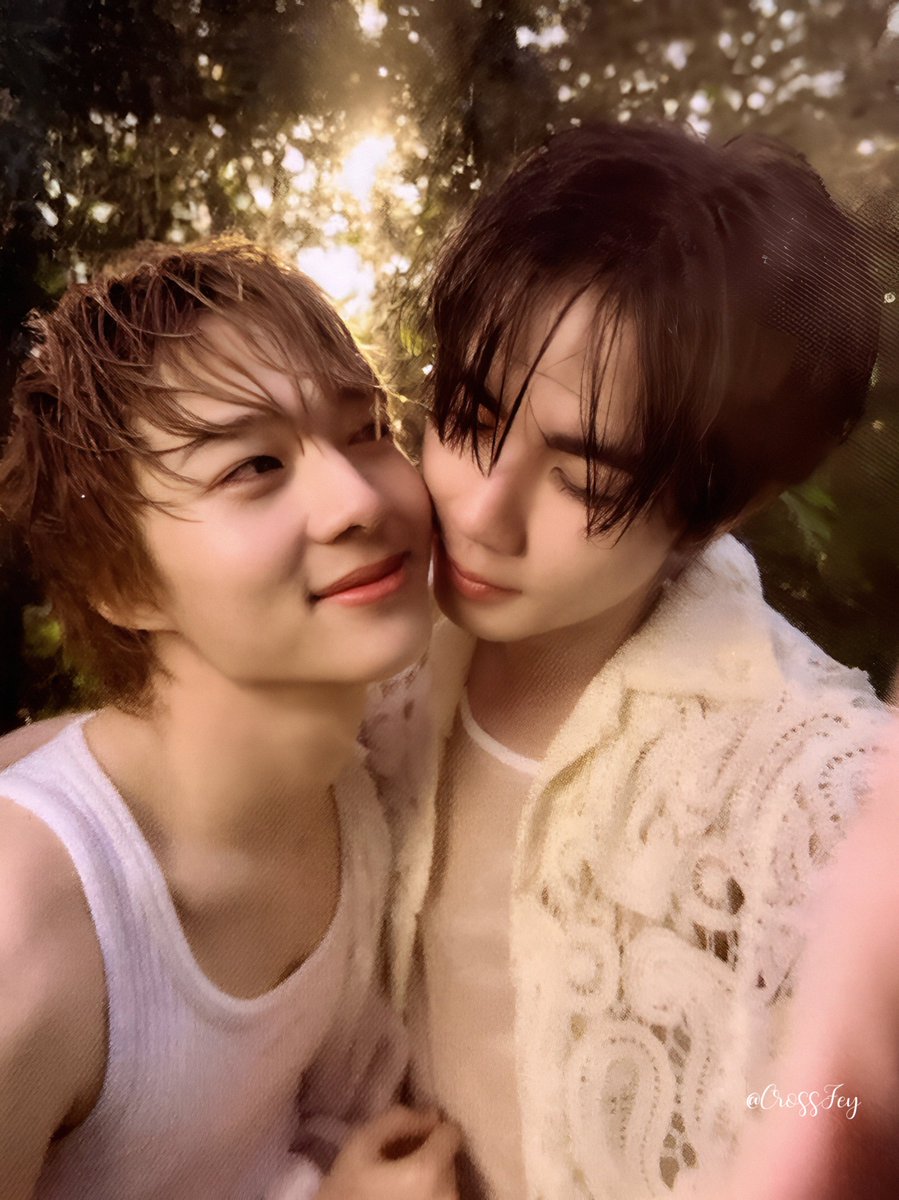 ZeeNuNew 3rd Photobook “Come Rain Come Shine” Selfie Card P.1