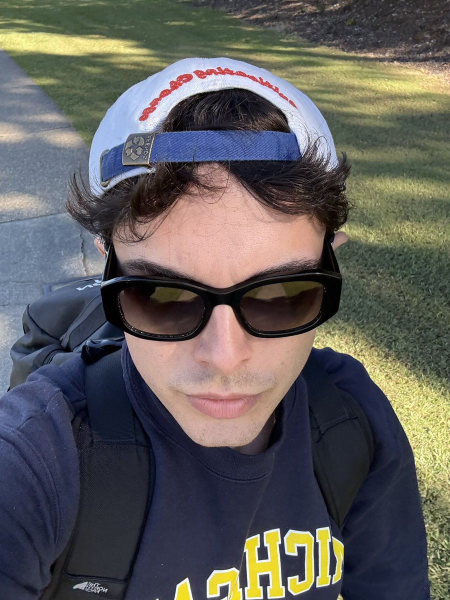 mathishasleft's tweet image. Puisque apparemment ça existe encore le # #LGBTQIAWelcomeSummer