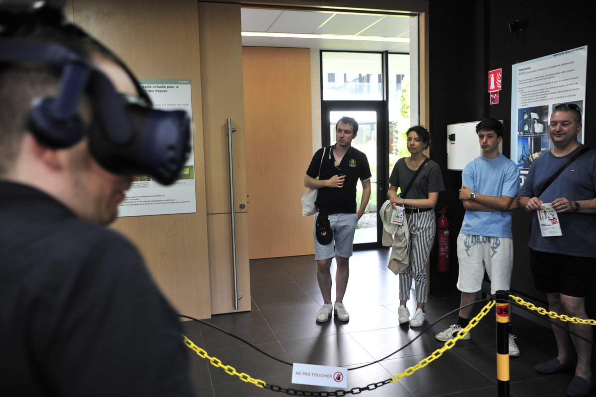 INRSfrance's tweet image. 🎬 Clap de fin pour nos portes ouvertes du 22 juin !
🧪 660 visiteurs dans nos laboratoires de recherche 
🙏 Merci à toutes et tous pour votre curiosité et votre énergie !
👏 Et un immense bravo aux équipes INRS pour les démonstrations toute la journée
#INRSFrance #Recherche