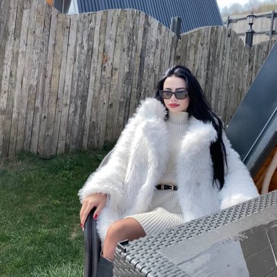 bungalovda kurk giyip milleti yerine gore giyinmedi diye elestirmek 😂😂😂😂😂😂😂😂😂😂😂😂😂😂