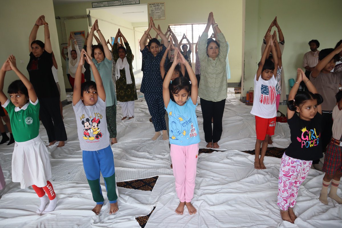 DAVNUPPL's tweet photo. 🌞🧘‍♀ International Yoga Day 2025 🧘‍♂🌿
DAV NUPPL Public School celebrated #YogaDay with energy, asanas &amp; inner peace!
Students &amp; teachers united for a morning of wellness, mindfulness &amp; harmony.
Let’s make yoga a daily habit! 💪🧘‍♀
#InternationalYogaDay #YogaForWellness https://t.co/no8oKyrHnw