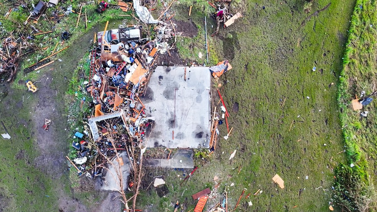 brianemfinger's tweet image. More pics from Friday/Saturday. Check out the gouge marks in the ground from all the debris! That was the fatality location.
Many more pics here on Facebook including evidence that the train car mostly rolled into the field.
m.facebook.com/story.php?stor…