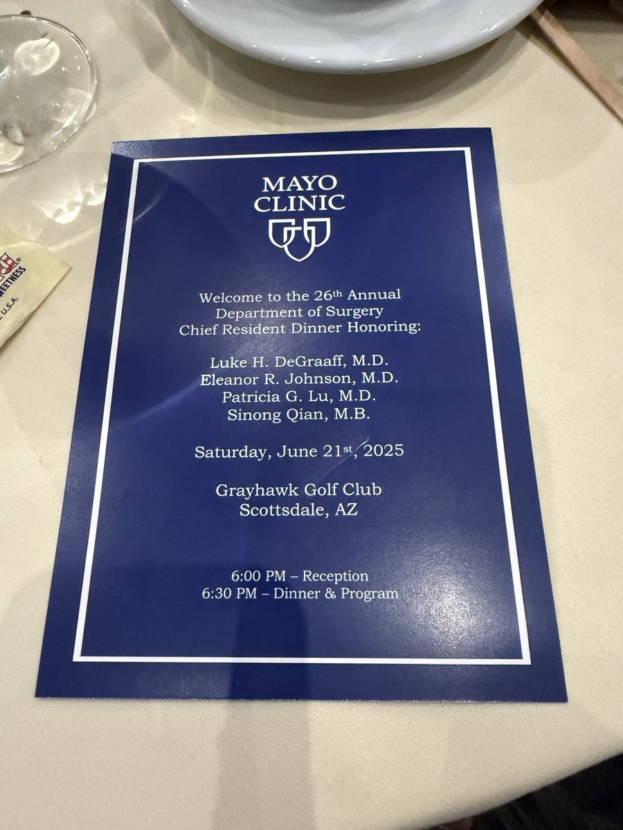 1. 2025 chief resident graduation!
2. Your general surgery coordinators!
3. The incomparable legend, Dr. Johnson!
4. Congratulations! 🎓🩺