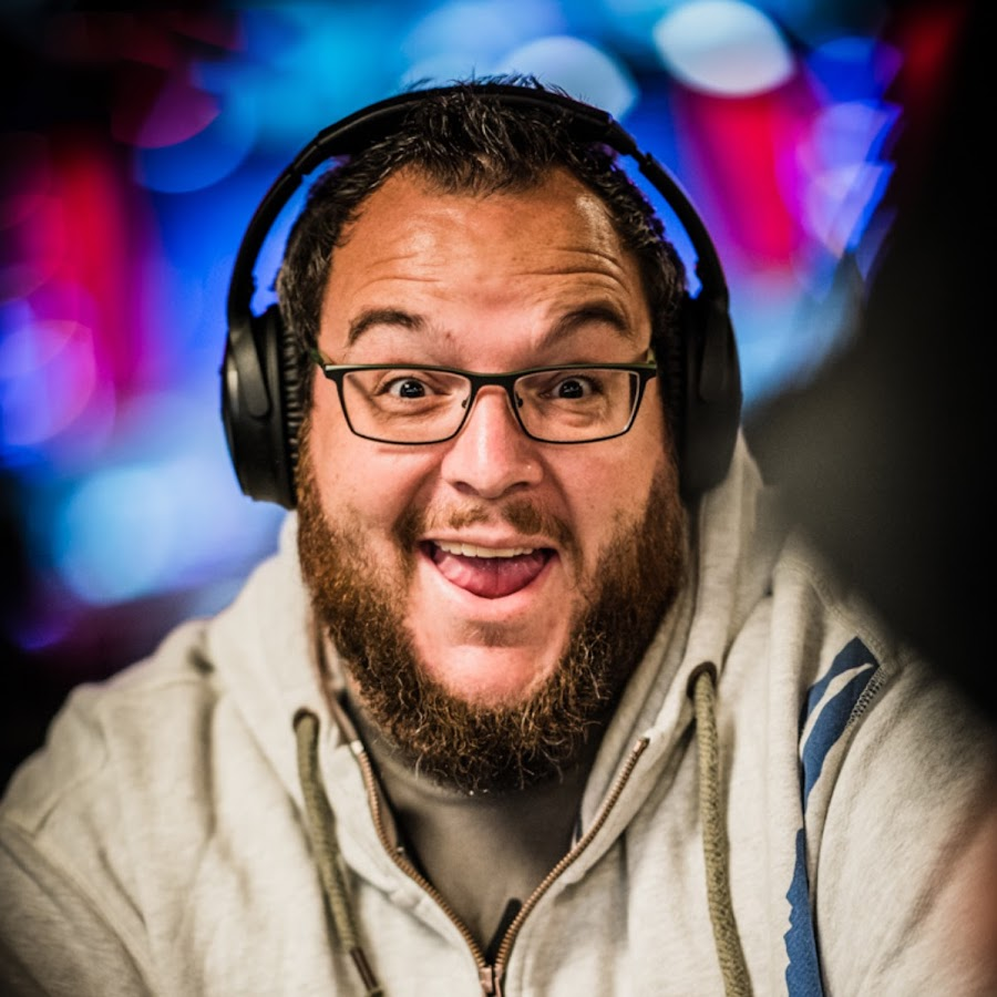 Jassen💯 von Siffingen ( Schizobehindert ) (@herrderlumpen) on Twitter photo Ich bin der Meinung Mondmann <a href="/RockefellaK/">Klaus Rockestein</a> ist eigentlich der schon fast vergessene Gaming Youtuber CommanderKrieger.
Prove me wrong Ich bin der Meinung Mondmann <a href="/RockefellaK/">Klaus Rockestein</a> ist eigentlich der schon fast vergessene Gaming Youtuber CommanderKrieger.
Prove me wrong