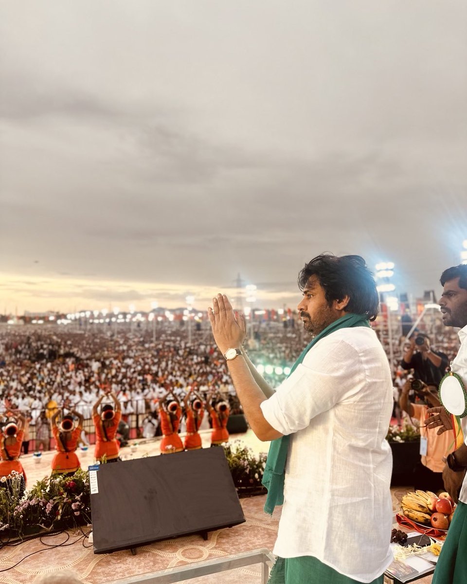 Pic of the day Deputy CM <a href="/PawanKalyan/">Pawan Kalyan</a> garu in Murugan land ❤️