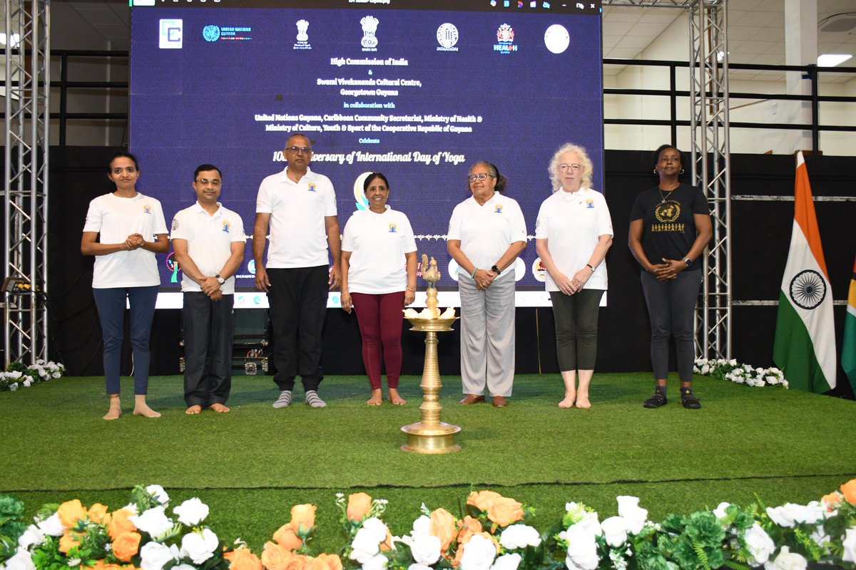 CARICOM Secretary General (@sg_caricom) on Twitter photo The #CARICOM Secretariat was pleased to partner with <a href="/IndiainGuyana/">India in Guyana</a> to mark the 10th Anniversary of #YogaDay2025 . In our modern, fast-paced environment, finding balance through activities like yoga is increasingly crucial. The #CARICOM Secretariat was pleased to partner with <a href="/IndiainGuyana/">India in Guyana</a> to mark the 10th Anniversary of #YogaDay2025 . In our modern, fast-paced environment, finding balance through activities like yoga is increasingly crucial.