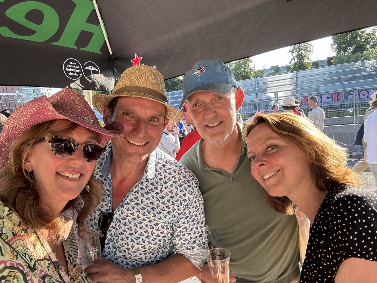 Fijn feestje op de Ring met Café de Eland op het Heinekenplein