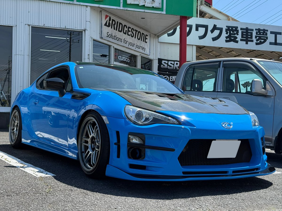 moriKen718's tweet photo. 10-0の貰い事故から2ヶ月ぶりの再会
顔が違うのは多分気のせいじゃないかな？(いつも色々手配してくれてありがとう🙇)
@tkkatsuta https://t.co/y1ENXkwj2P