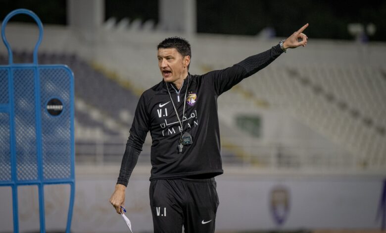 ايفيتش مدرب العين:
- نعم، خسرنا المباراة الأولى، وكانت النتيجة ثقيلة. شعرت بصدمة لأنني أؤمن بإمكانات الفريق. ولكن هذه البطولة مختلفة كلياً، وهي فرصة لإثبات الذات. نحن نؤمن بأنفسنا