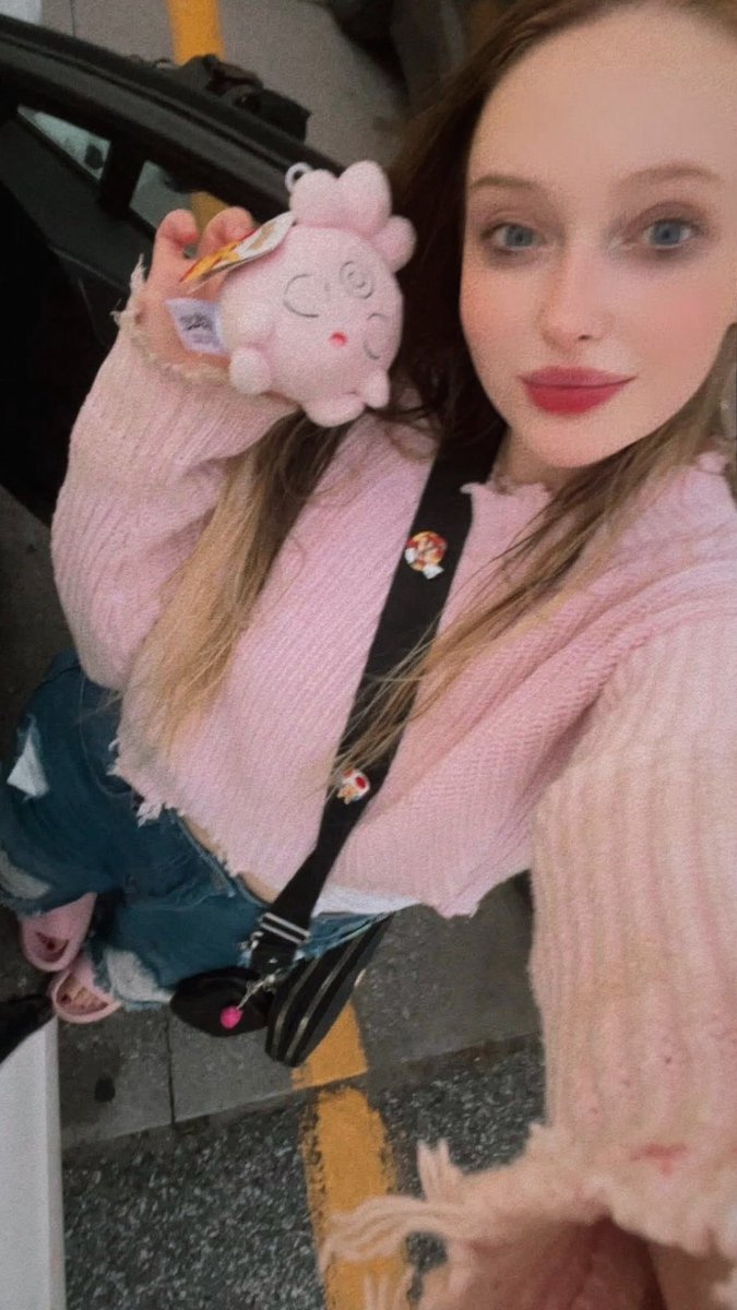 TrainerYelshha's tweet photo. misunderstood but cool as fuck w my main igglybuff by my side 😎💓 https://t.co/ILbvM89ale