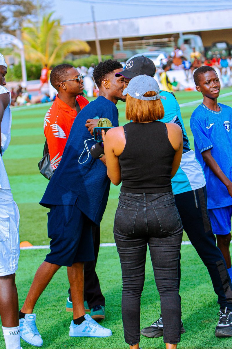 CFootstyle's tweet image. L’accompagnement des jeunes dès le plus jeune âge dans le football est une étape fondamentale pour leur épanouissement, tant sur le plan sportif que personnel.🤍⚽️