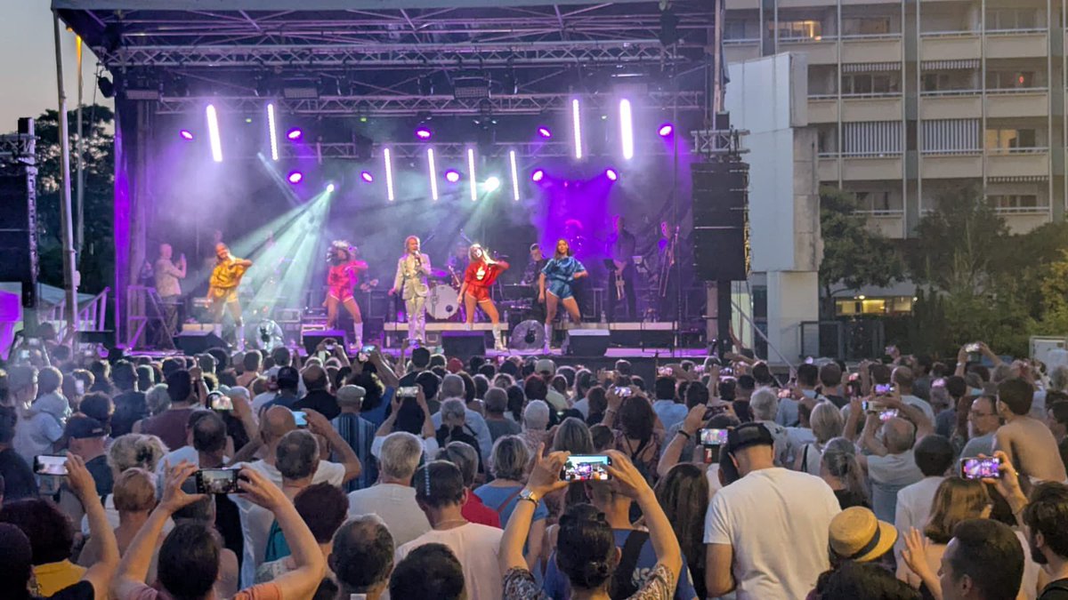 Quelle soirée incroyable pour la Fête de la musique place Ambroise Courtois ! 🎶💃🕺
Des milliers de personnes, une ambiance de folie, des artistes au top et des bénévoles formidables 👏❤️
Merci à tous d’avoir fait vibrer, ensemble, le quartier ! 🙌🎉