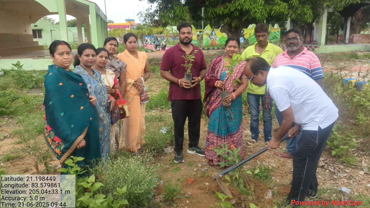 NacBarpali's tweet photo. @HUDDeptOdisha Plantation works under "Ek Ped Maa ke Naam Abhiyan" at Model Crematorium , NAC, Barpali, in presence of Executive Officer ,All staffs , Swachasathi/Supervisors and SHG Members and other https://t.co/UsOfSf2o71