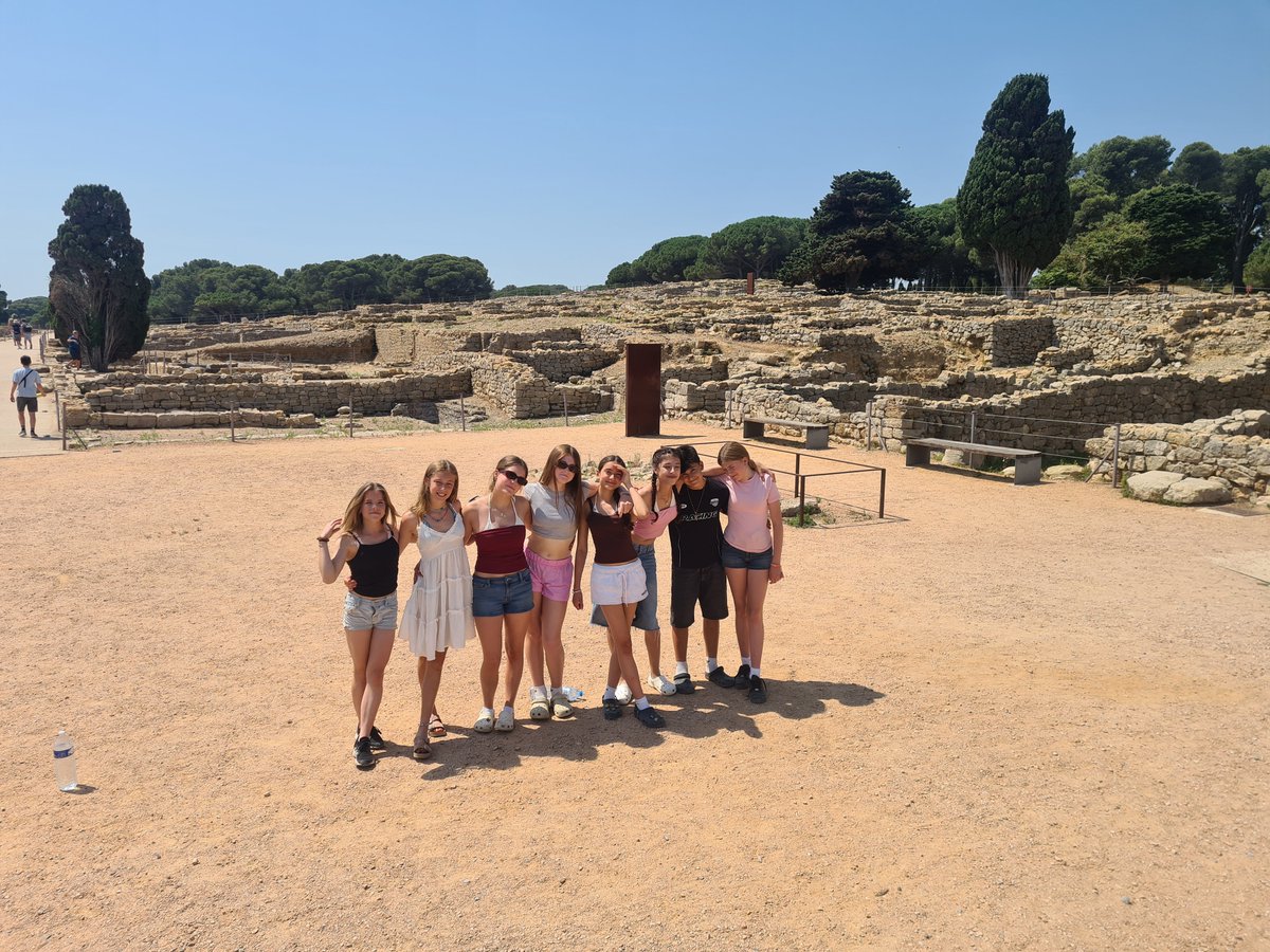 Clevedon Languages tweet media