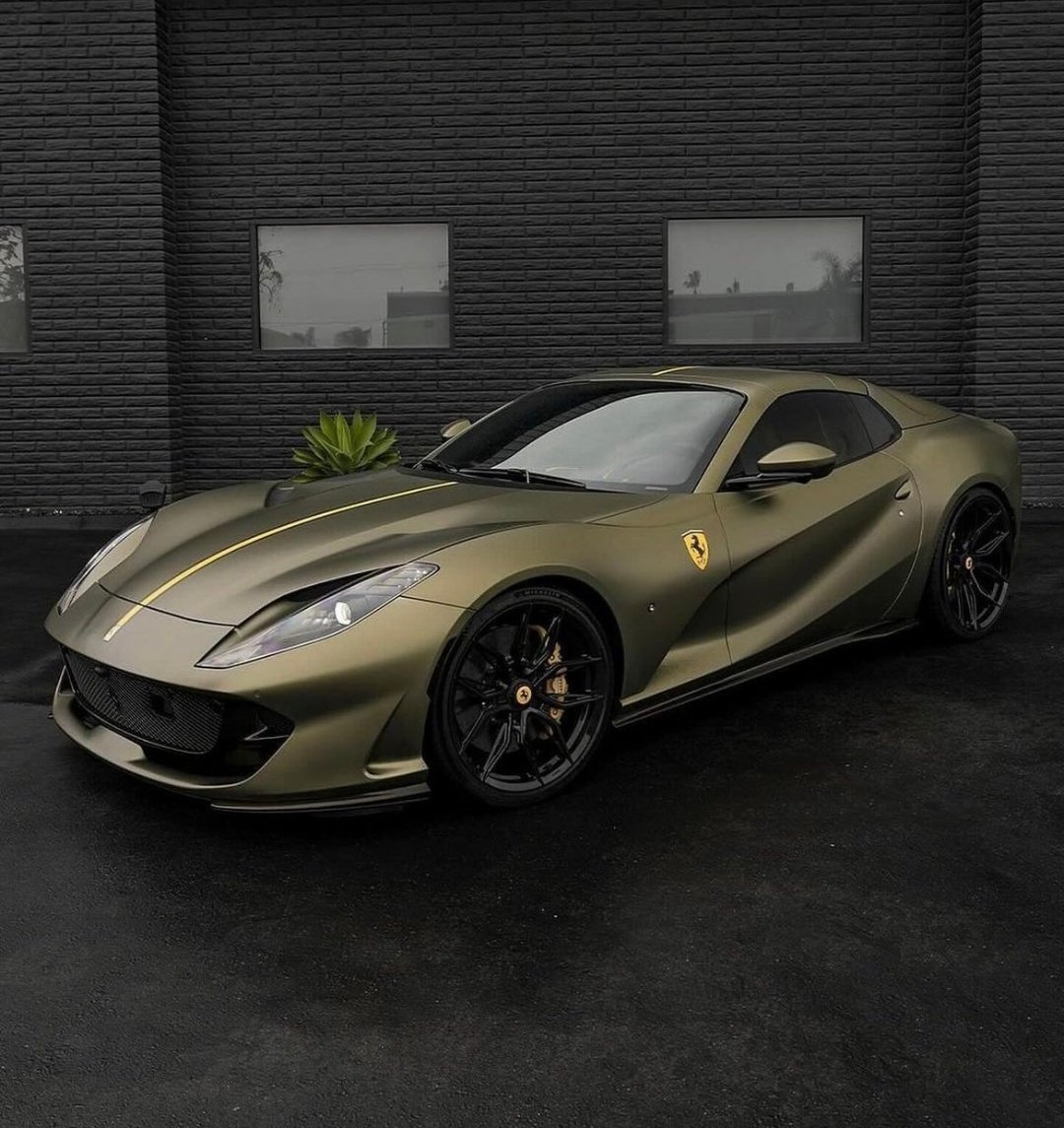 DailyFerrariTM's tweet photo. 812 Superfast https://t.co/a11DDq0IsF