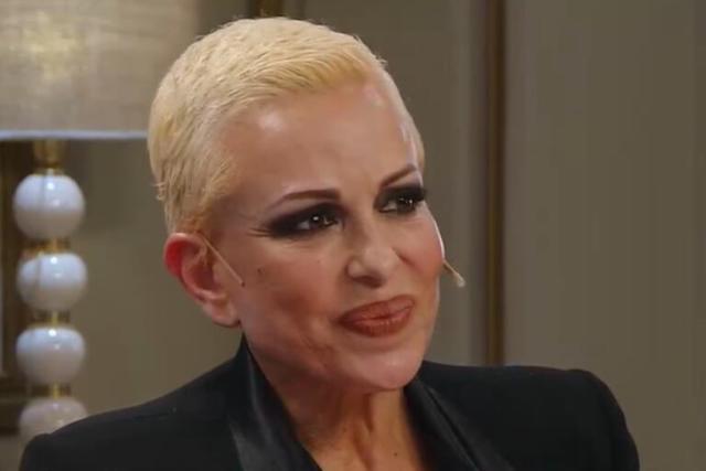 Chubutparatodos's tweet photo. Daniela Cardone reveló a qué famosa le debe su carrera
https://t.co/2Gj6TzMSns
#DanielaCardone #LaNocheDeMirtha https://t.co/iUKogSjEuj