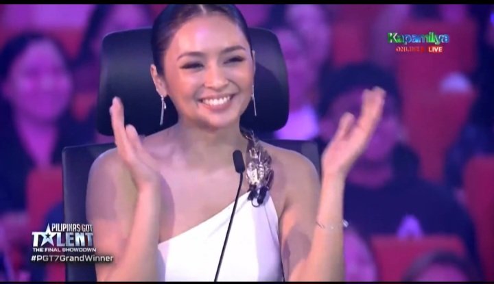 KathNationOFC's tweet photo. Kathryn couldn’t hide her emotions after Tatay Cardo’s performance on Pilipinas Got Talent.

You can see the pride, the joy, the love—genuine and overflowing.
Grabe, go Tatay Cardo! You made us all proud! 
#KathrynBernardo #TatayCardo 
KATHwalk FINALE MOMENT
#PGT7GrandWinner https://t.co/aMaJ4jsGrk