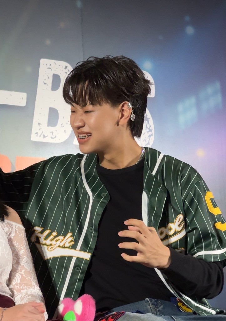 sayyohla's tweet photo. อัยตี๋เอ้ยย

#Bbaswarut #WNBB_1STFanMeeting #WorkpointTV https://t.co/nyLhsmWkJn