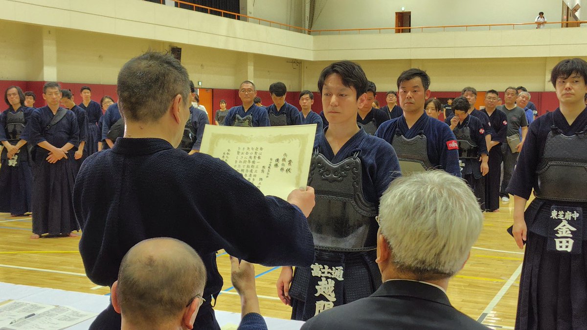 FujitsuKendo's tweet photo. 本日(6/22)、多摩地区実業団剣道大会の春季大会に富士通剣道部から参加いたしました。個人戦を行い、六段の部門で優勝が1人、準優勝が1人、女子の部門で3位入賞が1人、入賞いたしました。 https://t.co/lPdPVilb22