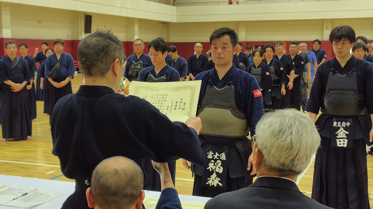 FujitsuKendo's tweet photo. 本日(6/22)、多摩地区実業団剣道大会の春季大会に富士通剣道部から参加いたしました。個人戦を行い、六段の部門で優勝が1人、準優勝が1人、女子の部門で3位入賞が1人、入賞いたしました。 https://t.co/lPdPVilb22