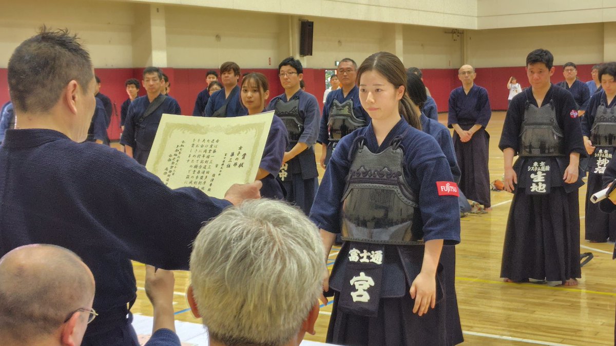 FujitsuKendo's tweet photo. 本日(6/22)、多摩地区実業団剣道大会の春季大会に富士通剣道部から参加いたしました。個人戦を行い、六段の部門で優勝が1人、準優勝が1人、女子の部門で3位入賞が1人、入賞いたしました。 https://t.co/lPdPVilb22