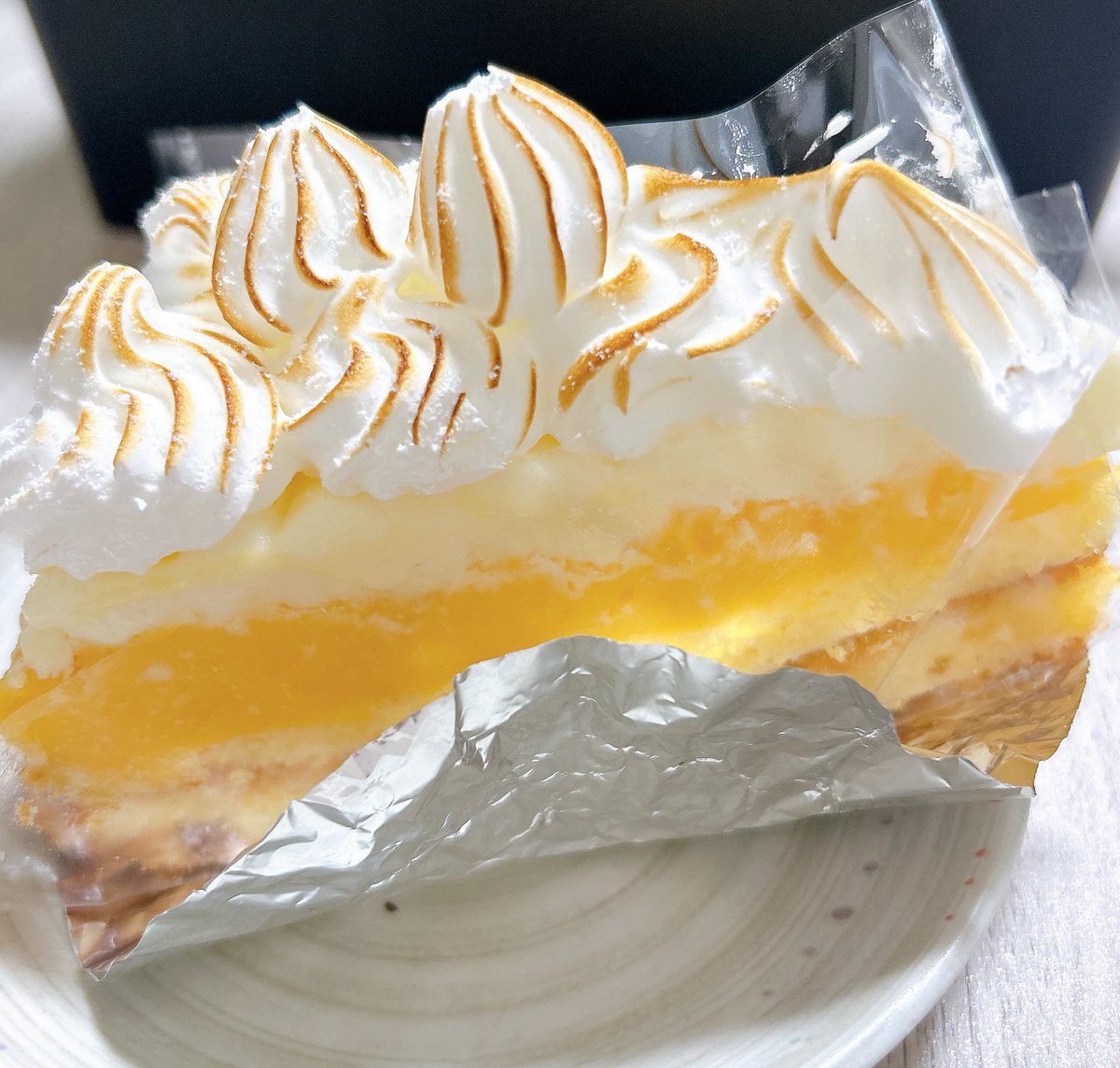 Chaki_live's tweet photo. これはオンラインお茶会のために買ったレモンタルト🍋
うまうま😊 https://t.co/F8cUOIgJdC