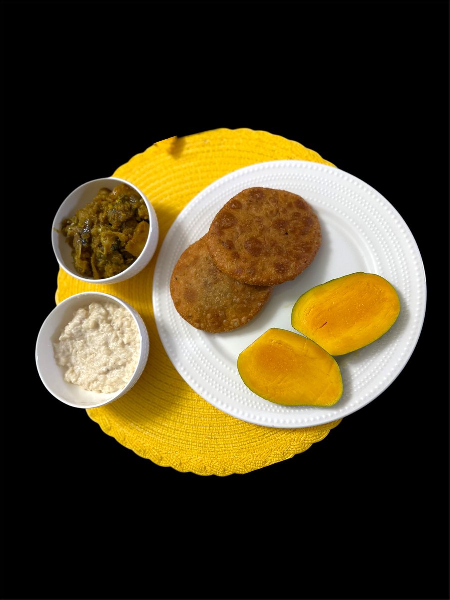 v_vandana's tweet photo. Celebrating Ardra after long time with authentic Bhaglpur Maldah aam in New Jersey.. Thank you to #UPAJGURU  for making it possible.
@biharfoundation @officecmbihar @TourismBiharGov @BiharFood #biharmango #apnabihar https://t.co/dfSkAj2gjF