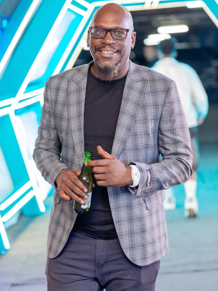 KingPablotz's tweet image. Mlimani City Basement parking Jana iligeuka kuwa runway ya Silver Kings na Queens

Kama ulipitwa, angalia tukio zima kwa macho kupitia hashtag

 #SurprisinglySmooth #SmoothExperience