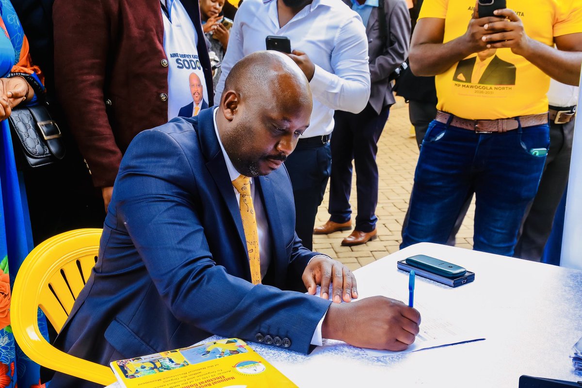 ๐๐ณ๐๐ข๐ซ๐ ๐๐๐๐ซ๐๐๐ค ๐๐๐ ๐ฎ๐ญ๐ (@kagutanzeire) on Twitter photo Meet Mawogola Northโs Voice of Grace & Grit: Hon. <a href="/AineKaguta/">Aine Godfrey Kaguta Sodo</a> (2026-2031)
A leader whose quiet strength speaks louder than words.
โ
Humble in service, yet unwavering in resolve.
โ
Calm in crisis, focused on solutions.
โ
Tested by time, devoted to uplifting every Meet Mawogola Northโs Voice of Grace & Grit: Hon. <a href="/AineKaguta/">Aine Godfrey Kaguta Sodo</a> (2026-2031)
A leader whose quiet strength speaks louder than words.
โ
Humble in service, yet unwavering in resolve.
โ
Calm in crisis, focused on solutions.
โ
Tested by time, devoted to uplifting every