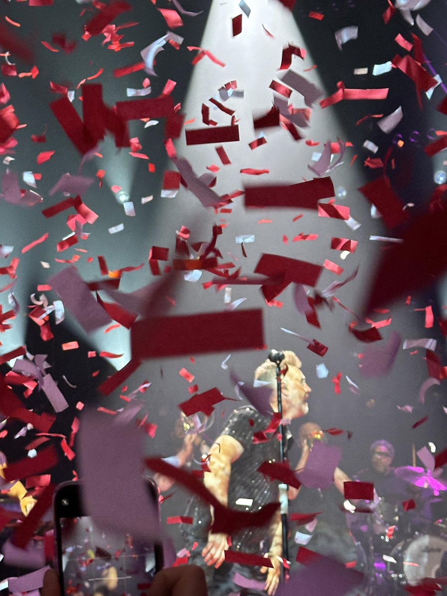 mrsdebclark's tweet photo. @GaryBarlow https://t.co/tnpNA6oiAo