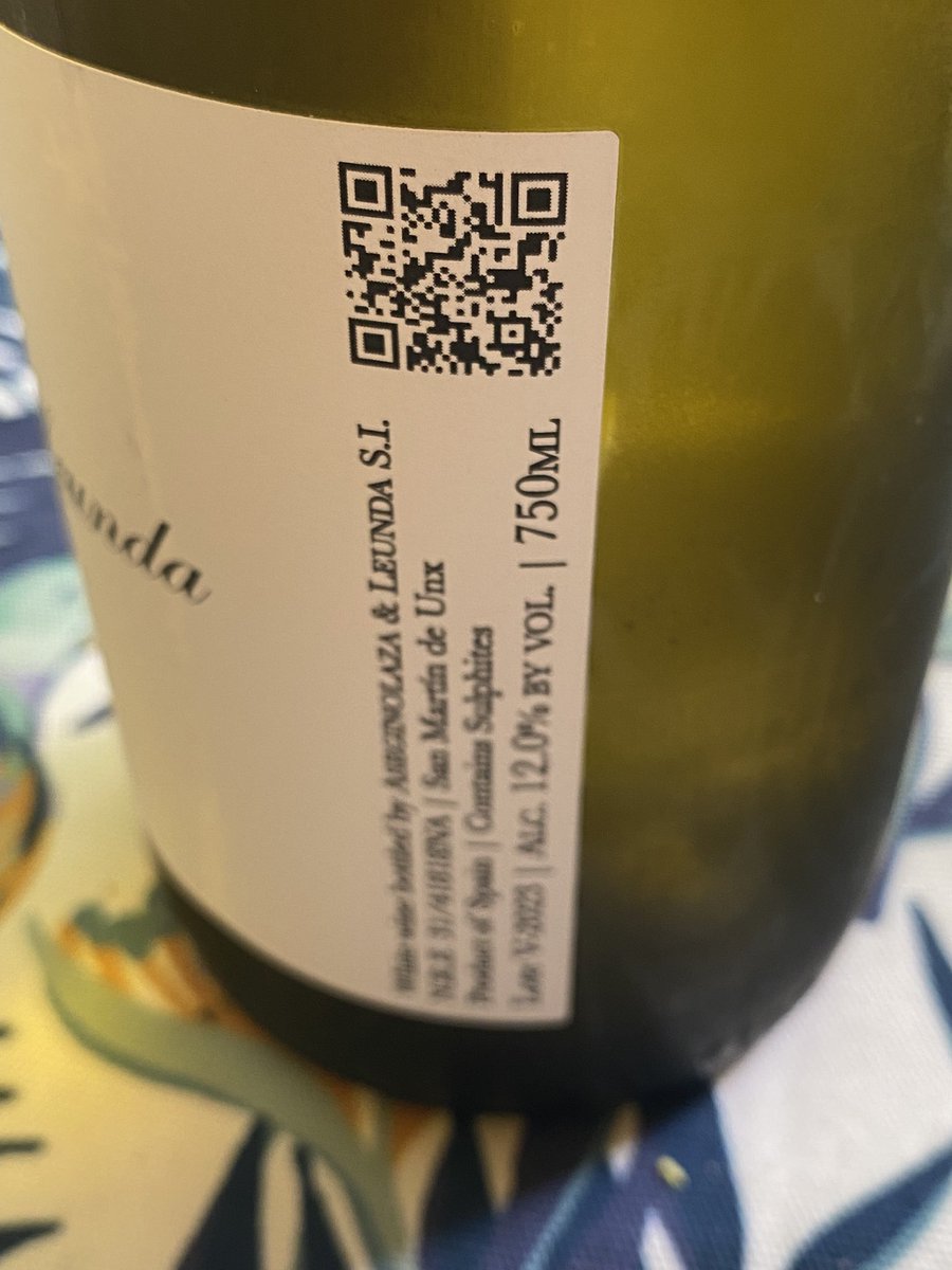 Este recomendado por la jefa.
Para 🔥 el calor ! 
<a href="/Asegi_Leunda/">Aseginolaza & Leunda</a> 
<a href="/elretrogusto/">Ana - El retro 🍷🍺</a> 
Fresquito, como una guinda.