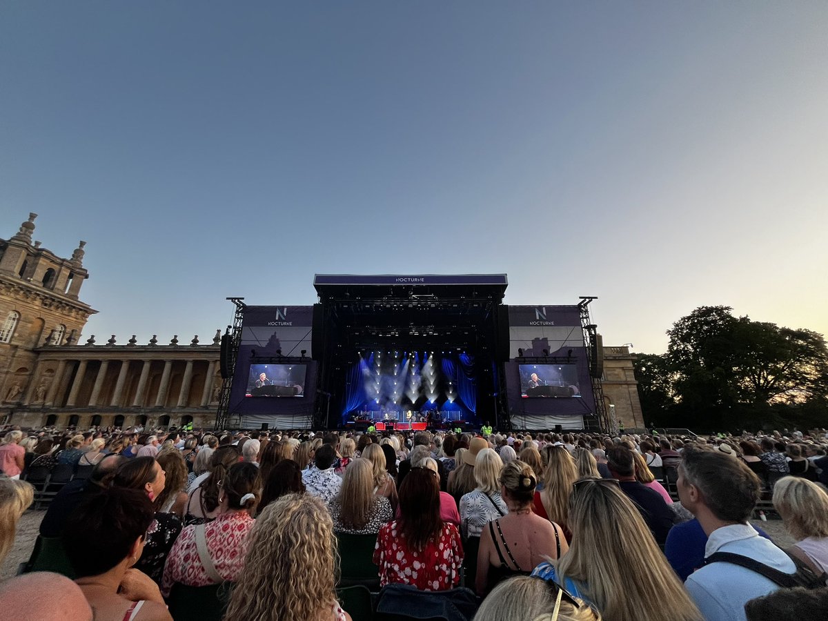 Swingles9's tweet photo. @GaryBarlow #blenheim2025 💙 thank you x https://t.co/X8t9J1n3x4