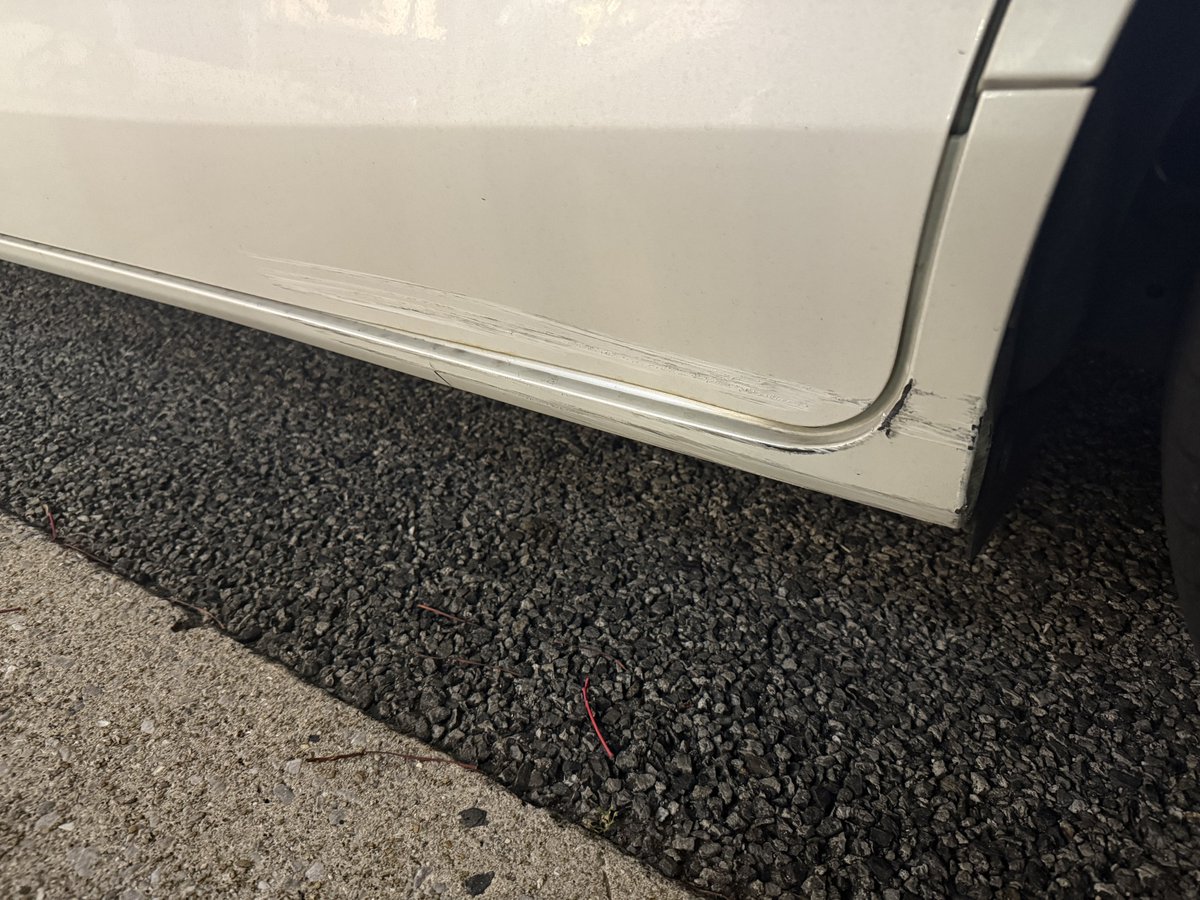 車擦った🤬
泣きたい😕