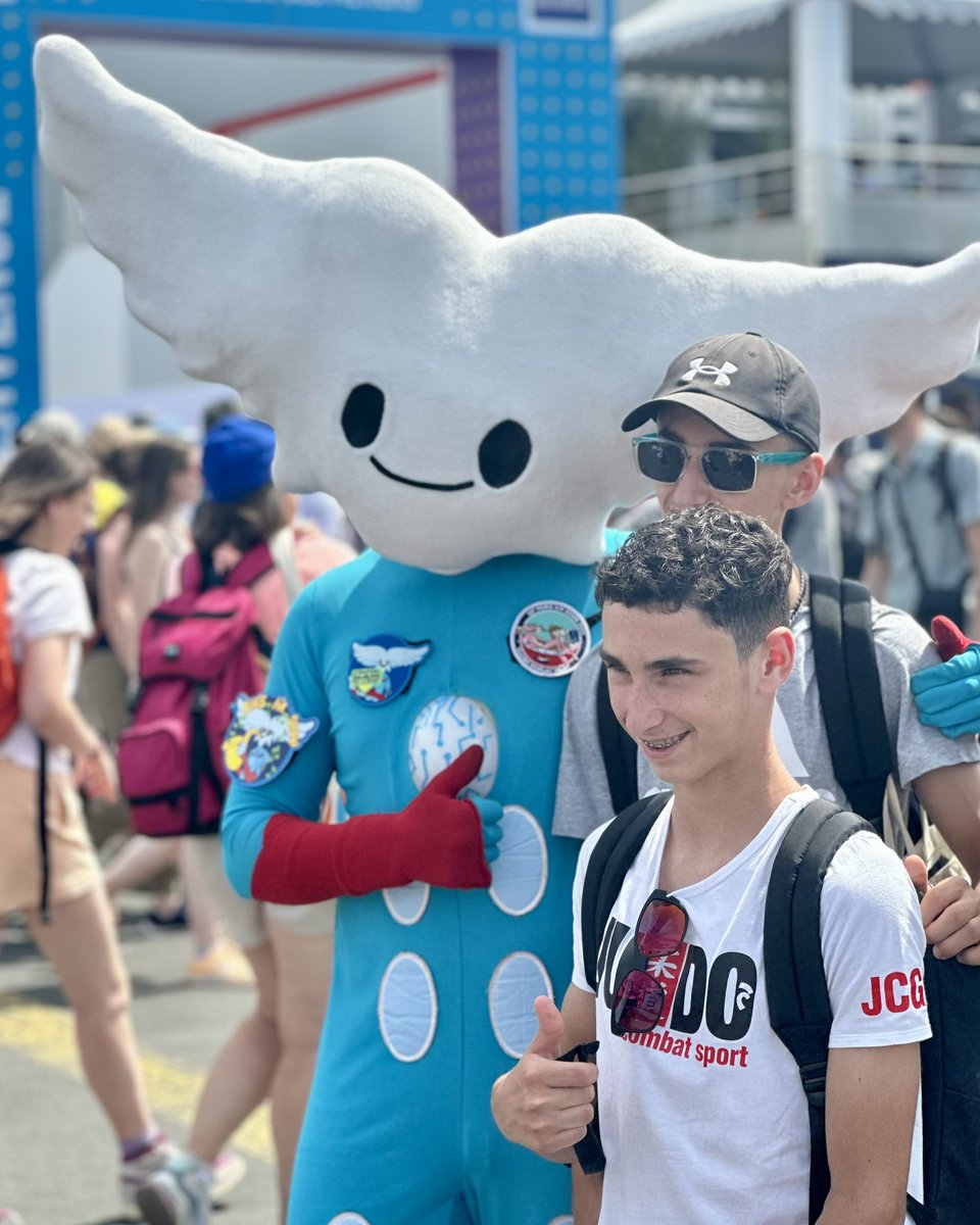 🧡 Live now near the Paris Space Hub, it’s Aleo time!

Come meet the official #PAS25 mascot, say hi, snap a selfie, and share a smile. 🚀📸

Aleo’s here to spread good vibes and space dreams!

#ParisAirShow