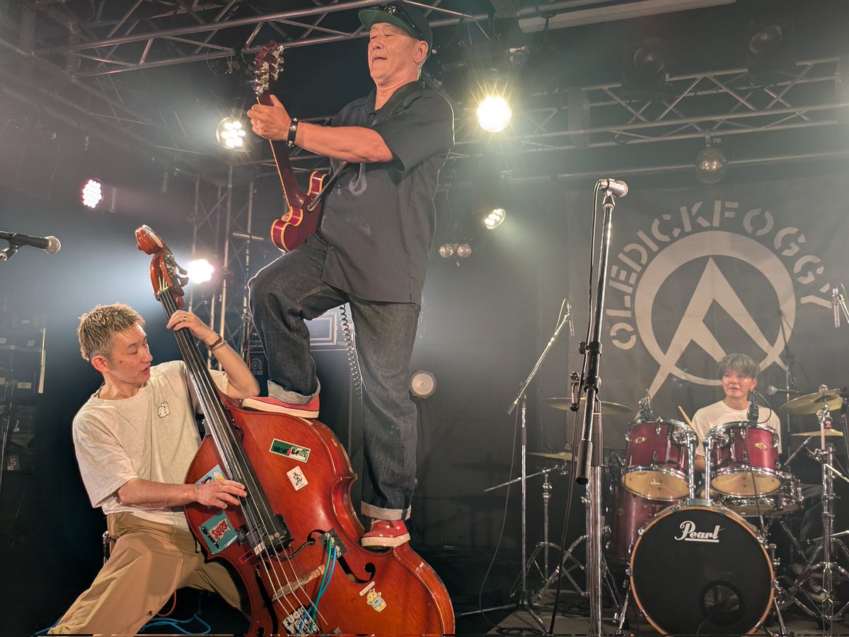 Bonny19840802's tweet image. 昨日富山のオールディックフォギーとラットボーンズ同様。。。
ホブルディーズとオールディックフォギーが一緒のイベントで俺が居ない訳ない（笑）（笑）
本日の長野も楽しかったでござる。

#HOBBLEDEES
#OLEDICKFOGGY
#BeautifulDays
#ビューティフルデイズ