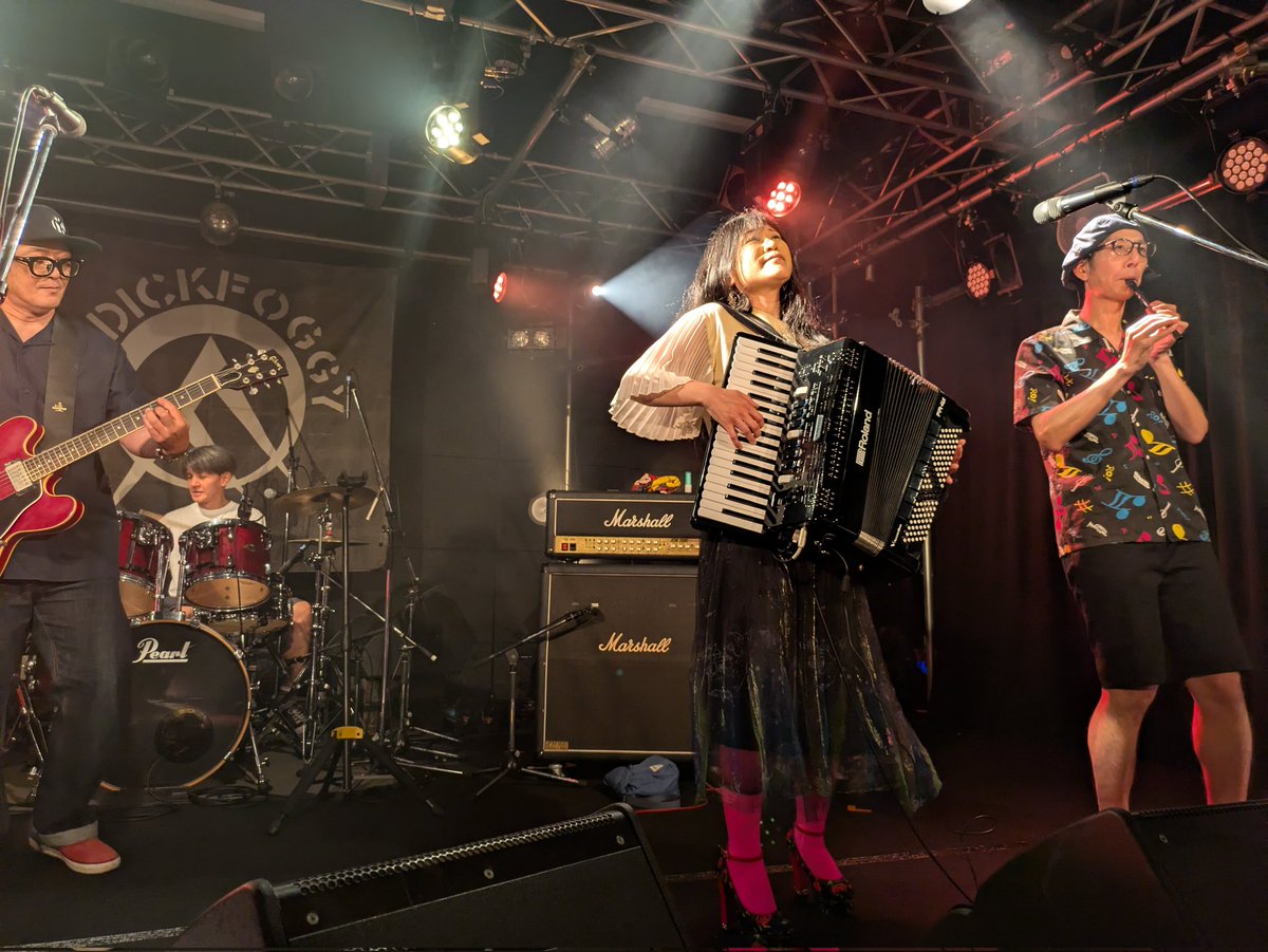 Bonny19840802's tweet image. 昨日富山のオールディックフォギーとラットボーンズ同様。。。
ホブルディーズとオールディックフォギーが一緒のイベントで俺が居ない訳ない（笑）（笑）
本日の長野も楽しかったでござる。

#HOBBLEDEES
#OLEDICKFOGGY
#BeautifulDays
#ビューティフルデイズ