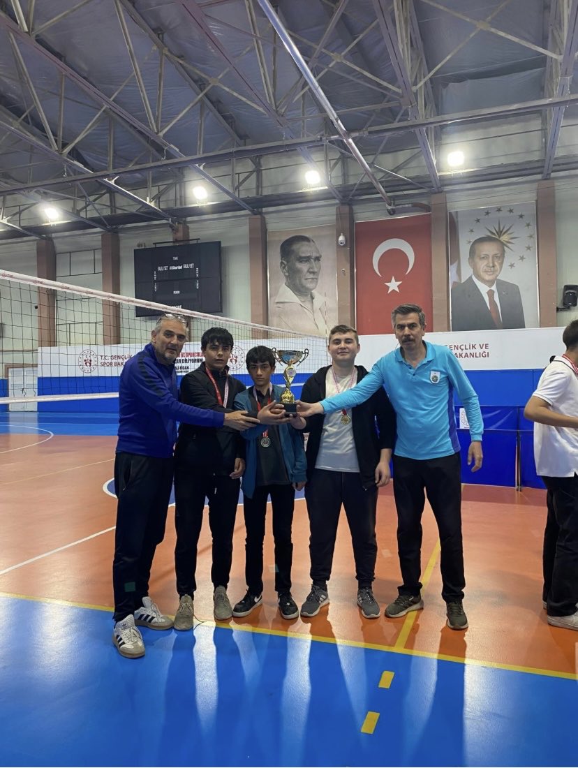 NevsehirMTenisi's tweet photo. Nevşehir Okul Sporları 2.Küme Gençler Kız-Erkek Masa Tenisi Müsabakaları Sona Erdi. https://t.co/vd0zHB0JBE