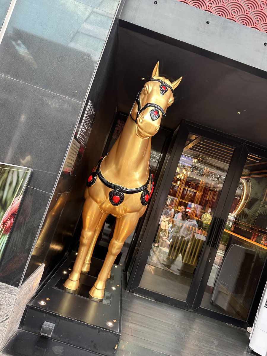 lc2674styk's tweet image. インド国内の近代都市化された場所

#CYBERHUB
#インド