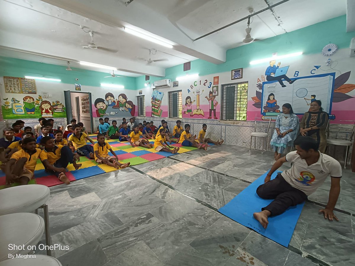 BalasoreUtkal's tweet photo. @BalasoreUtkal children observed International Yoga Day in Utkal Balashram E-Library Room @DBalasore @WCDOdisha @MinistryWCD @CMO_Odisha https://t.co/9KeQOnND4N