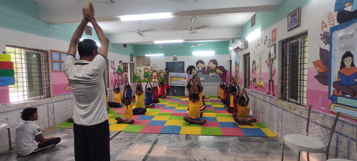 BalasoreUtkal's tweet photo. @BalasoreUtkal children observed International Yoga Day in Utkal Balashram E-Library Room @DBalasore @WCDOdisha @MinistryWCD @CMO_Odisha https://t.co/9KeQOnND4N